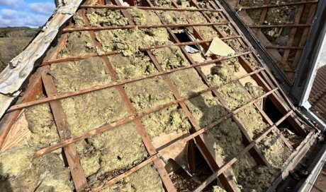 Rénovation de toiture avec isolation Sarking, pose de bandeau et lambris PVC à St Appolinard